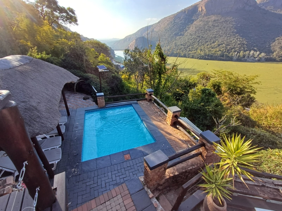 6 Bedroom Property for Sale in Kosmos North West